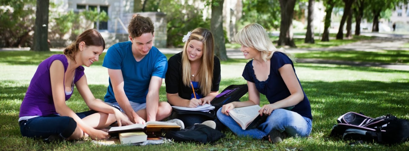 <span class='titlesl'>¡Por una educación integral con espíritu internacional!</span></br>
			<span class='textsl'>Programas innovadores pensados y organizados especialmente para grupos de estudiantes de colegios
mexicanos que quieren ofrecer una experiencia internacional durante el año escolar, por corto tiempo.</span>
			