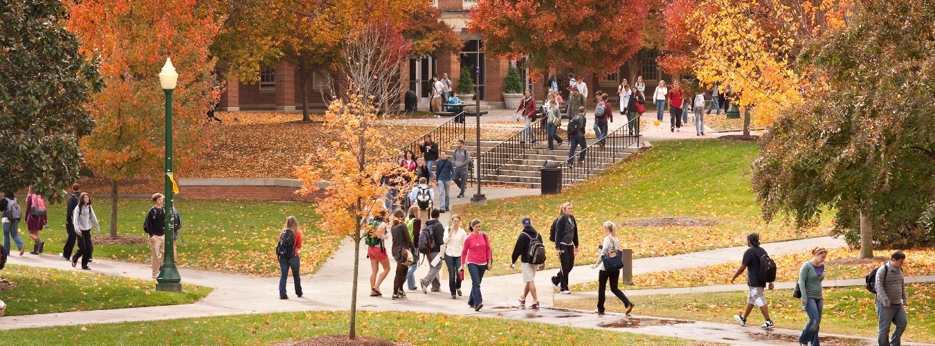 <span class='titlesl'>Estudiar en una institución de educación superior en el extranjero no es tan caro como hubieras pensado.</span></br>
			<span class='textsl'>Muchos piensan que estudiar en el extranjero es difícil y caro, pero lo único que se necesita es tener ganas de hacerlo.</span></br></br>
			</br>